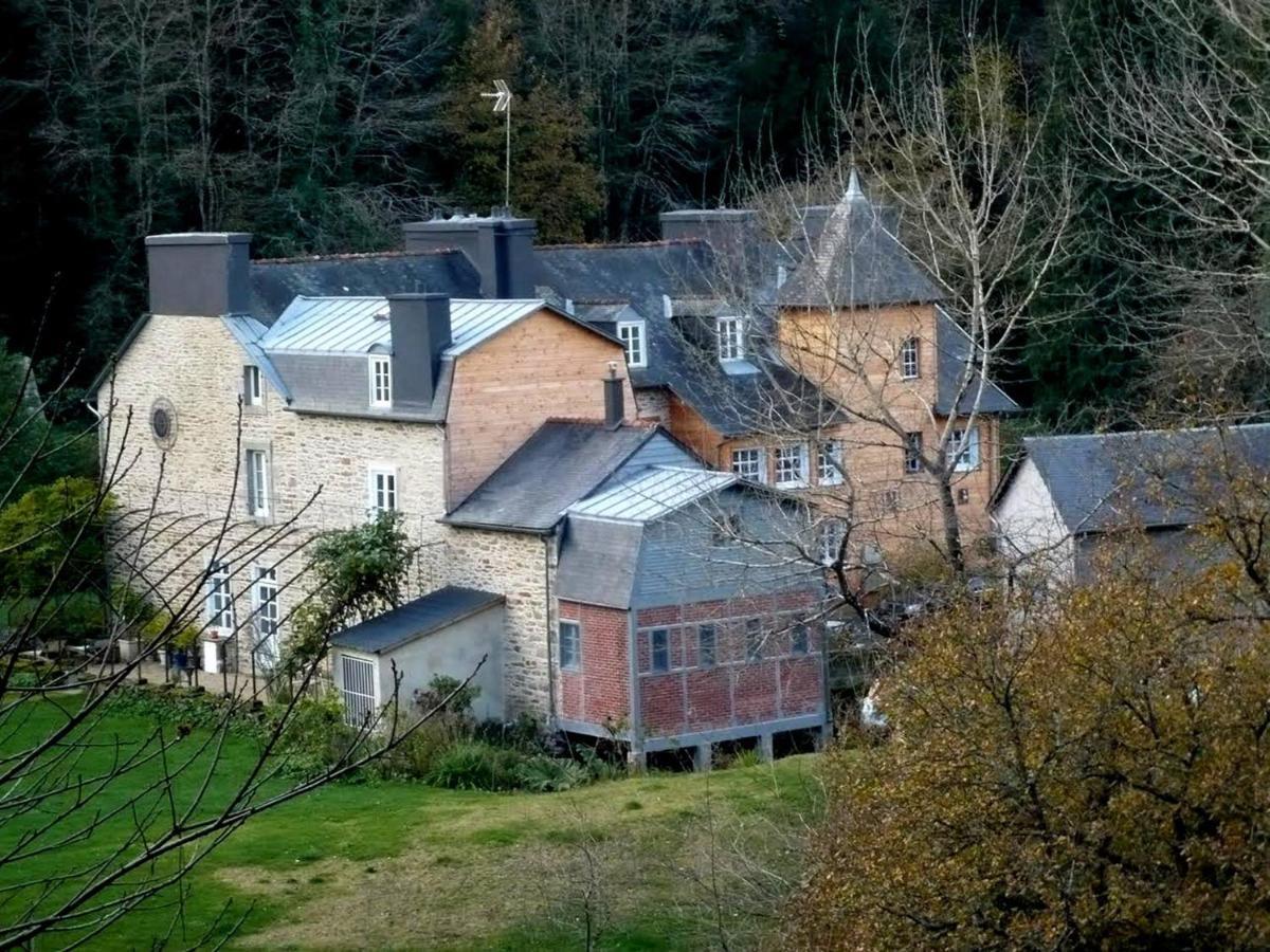 Domaine Des Papeteries Bed & Breakfast Plounevez-Moedec Екстериор снимка