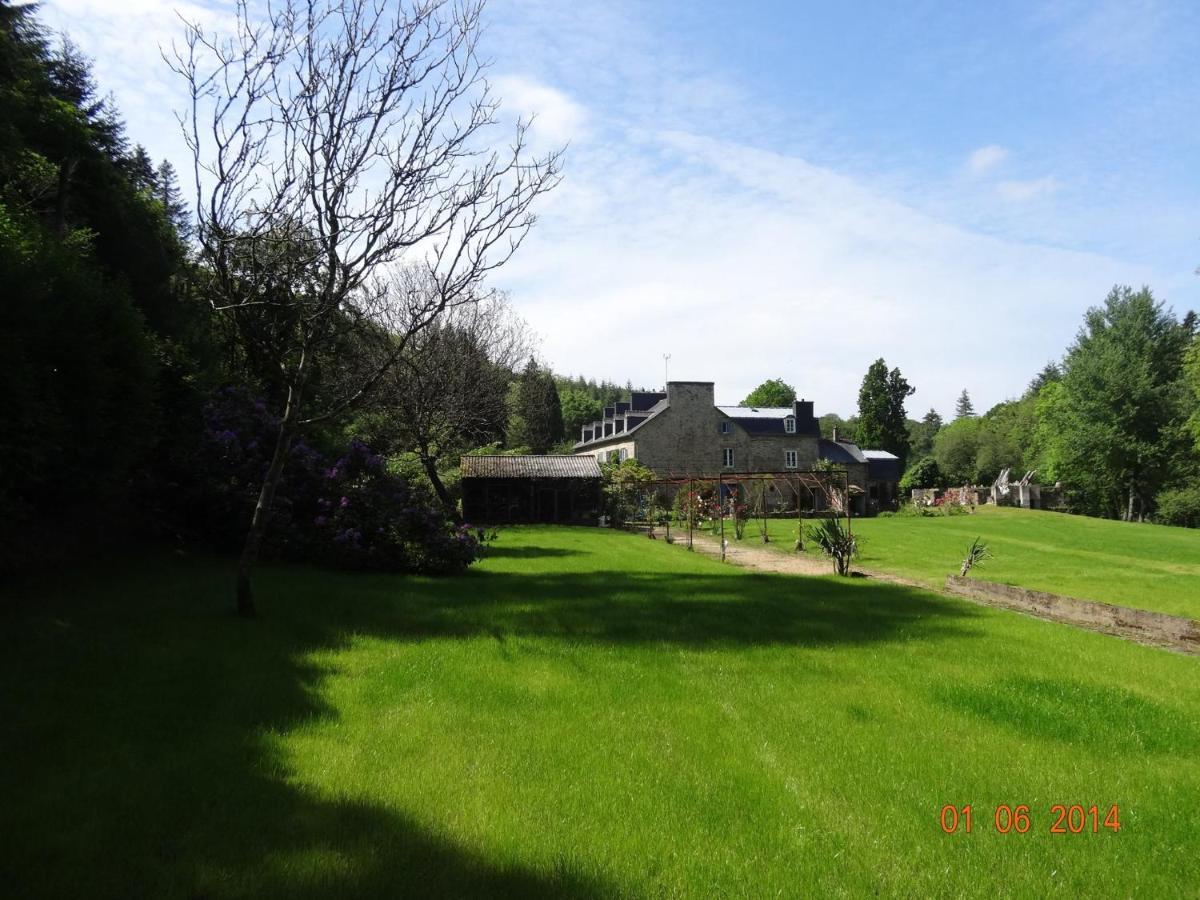 Domaine Des Papeteries Bed & Breakfast Plounevez-Moedec Екстериор снимка