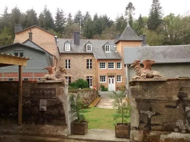 Domaine Des Papeteries Bed & Breakfast Plounevez-Moedec Екстериор снимка